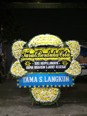 Papan Bunga Duka di Winongan
